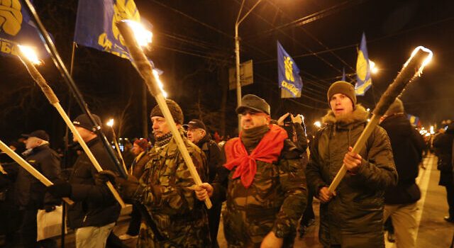 Η Ουκρανία “τιμά” τους εγκληματίες συνεργάτες των Ναζί