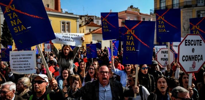 Πορτογαλία: Ναι στην ευθανασία από νεοφιλελεύθερους και μαρξιστές