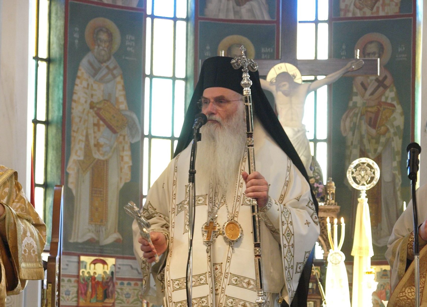 Μητροπολίτης Μεσογαίας: Να ανοίξουν άμεσα οι εκκλησίες