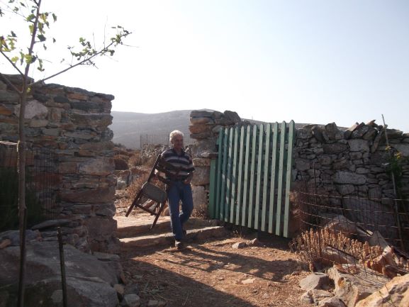 Με την παράταξη του Χριστού κι’όχι της Χούντας …στην Αμοργό!