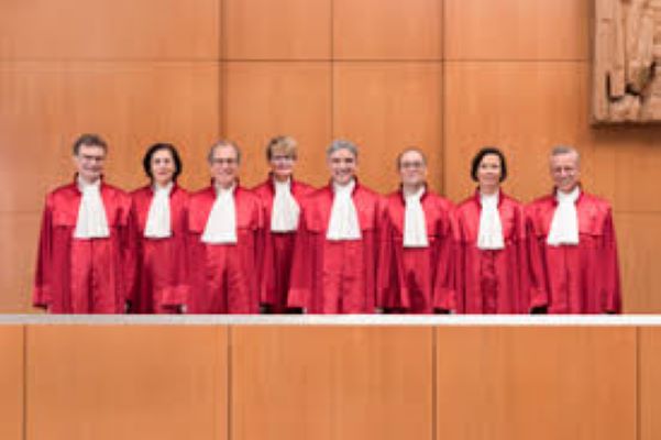 Αντισυνταγματικοί στη Γερμανία οι καθολικοί περιορισμοί στη λατρεία