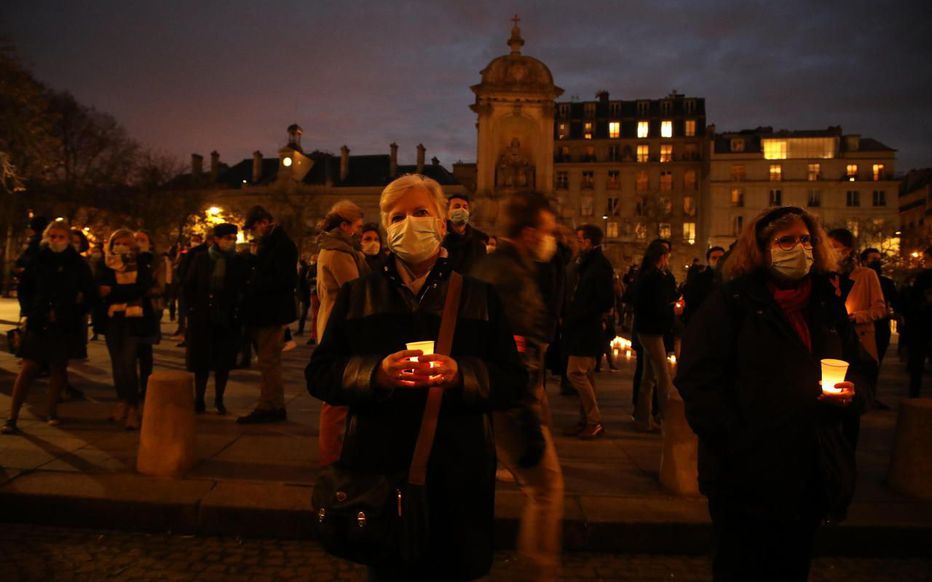 Ανοίγουν από αύριο οι εκκλησίες στη Γαλλία