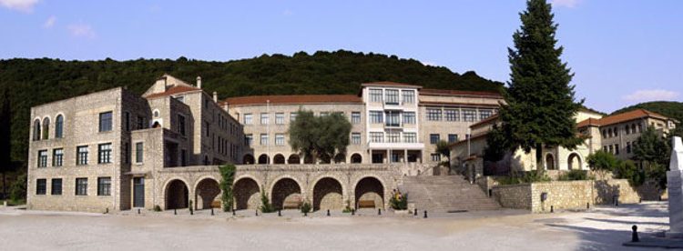 Αναβάθμιση και όχι κατάργηση της εκκλησιαστικής εκπαίδευσης