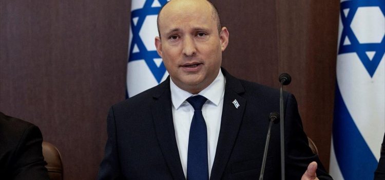 Από πού “ταχυδρομεί” ο Μπένετ στον Ζελένσκι;