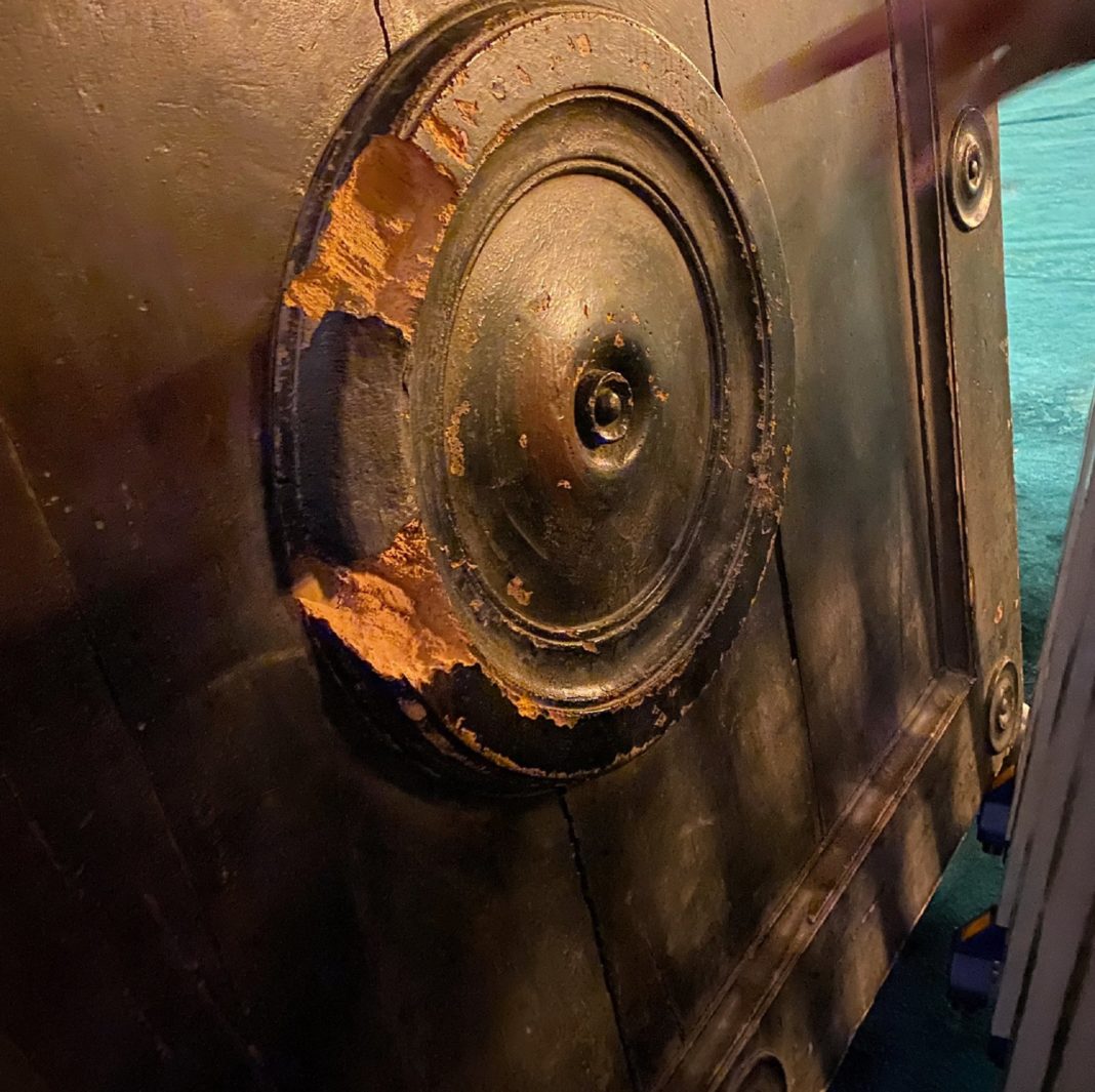 Βανδαλισμοί στην Αγία Σοφία από “πιστούς”