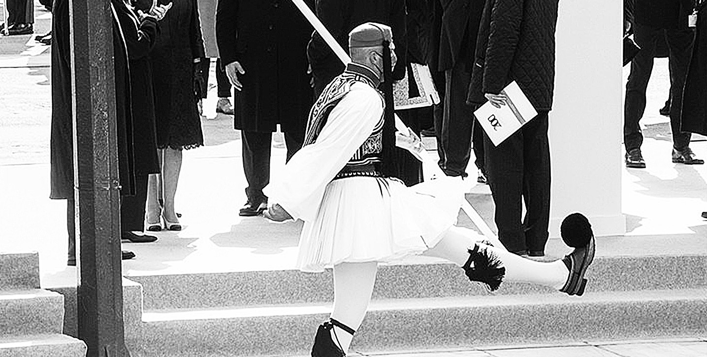 Ανάγκη εθνικής γραμμής