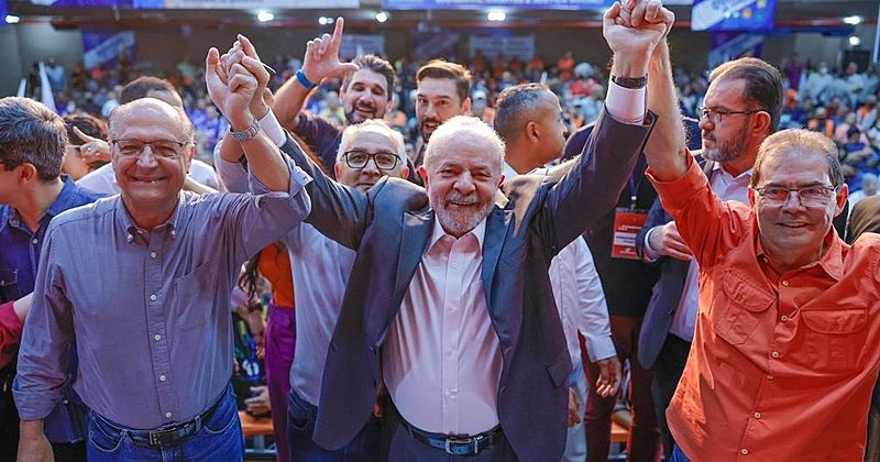 Οριακή νίκη Λούλα στη Βραζιλία