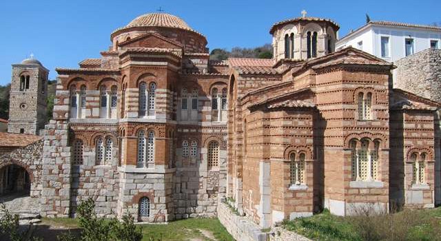 Μητρόπολη Θηβών: Κανείς δεν μπορεί να επεμβαίνει εξουσιαστικά