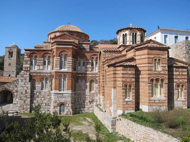 Μητρόπολη Θηβών: Κανείς δεν μπορεί να επεμβαίνει εξουσιαστικά