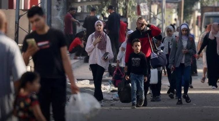 Με ανθρωπιστική καταστροφή απειλείται η Γάζα