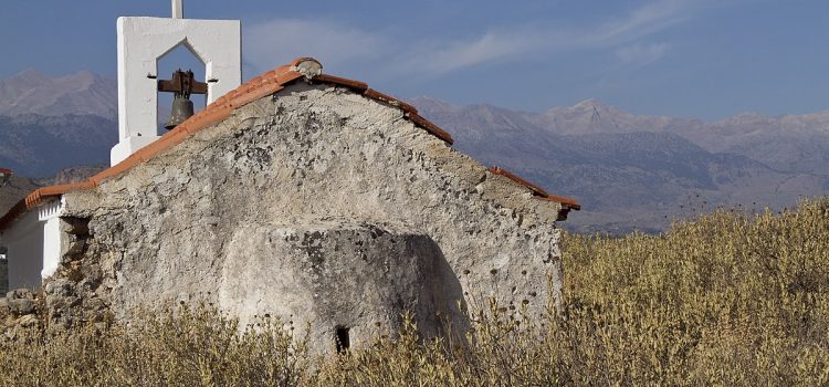 Ισχυρή αλλά μειούμενη η σύνδεση με πίστη και παράδοση στην Ελλάδα