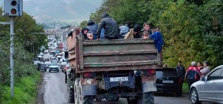 Στο 4% του πληθυσμού της Αρμενίας οι εκτοπισμένοι του Καραμπάχ