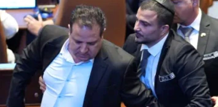 Οι δύο βουλευτές της “Κνεσέτ” που διέκοψαν τον Τραμπ