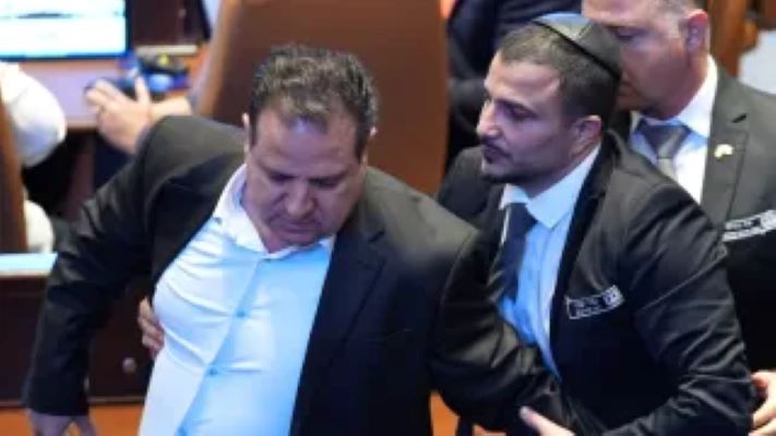 Οι δύο βουλευτές της “Κνεσέτ” που διέκοψαν τον Τραμπ
