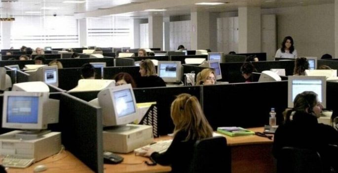 Θέλουν άρση της μονιμότητας για να γιγαντώσουν το πελατειακό κράτος